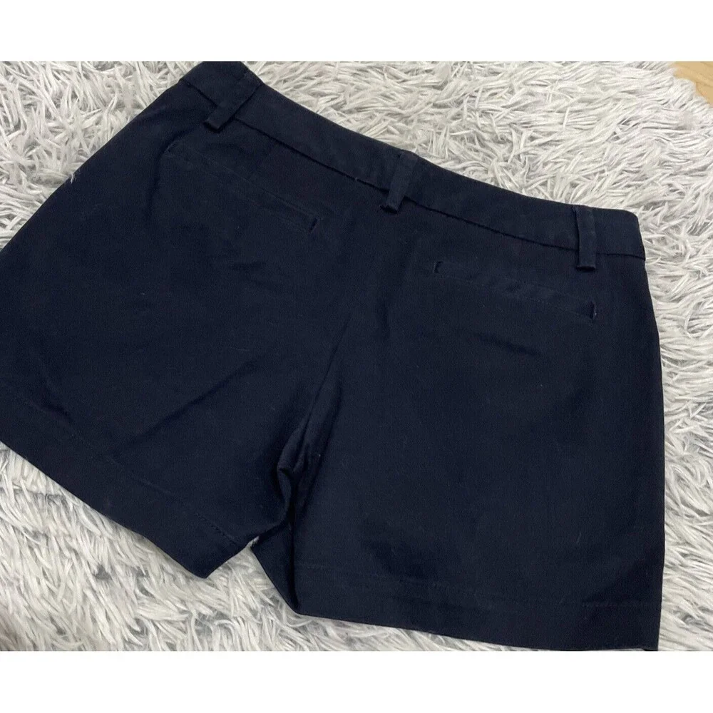 Lands End Shorts Womens 2 Petite Not too Low Rise Blue Cotton Blend Chinos Beach